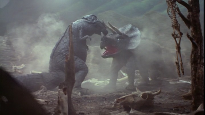 [The-Last-Dinosaur-Triceratops-Fight2.jpg]