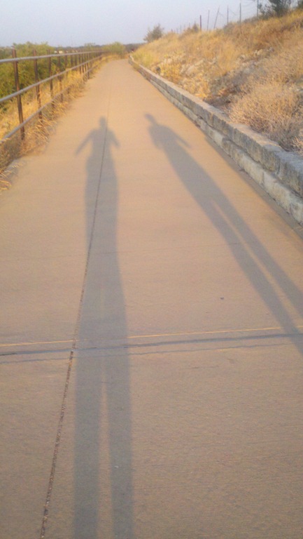 [17-miles-shadows3.jpg]