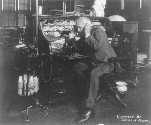 Thomas Alva Edison, seorang penemu sekaligus inovator yang pekerja keras dan pantang menyerah