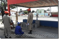 PONTO DE ÔNIBUS F. COLLOR (31)