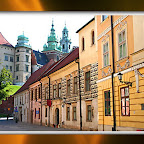 kanonicza street in krakow with the wawel royal castle in the background..jpg
