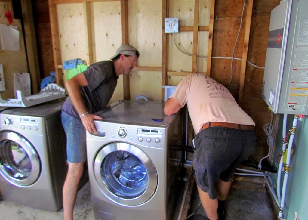[1408132-Aug-10-Putting-The-Washer-In%255B2%255D.jpg]