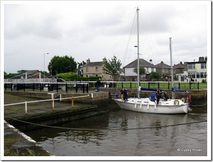 No where else to moor, they just had to moor in the lock entrance.