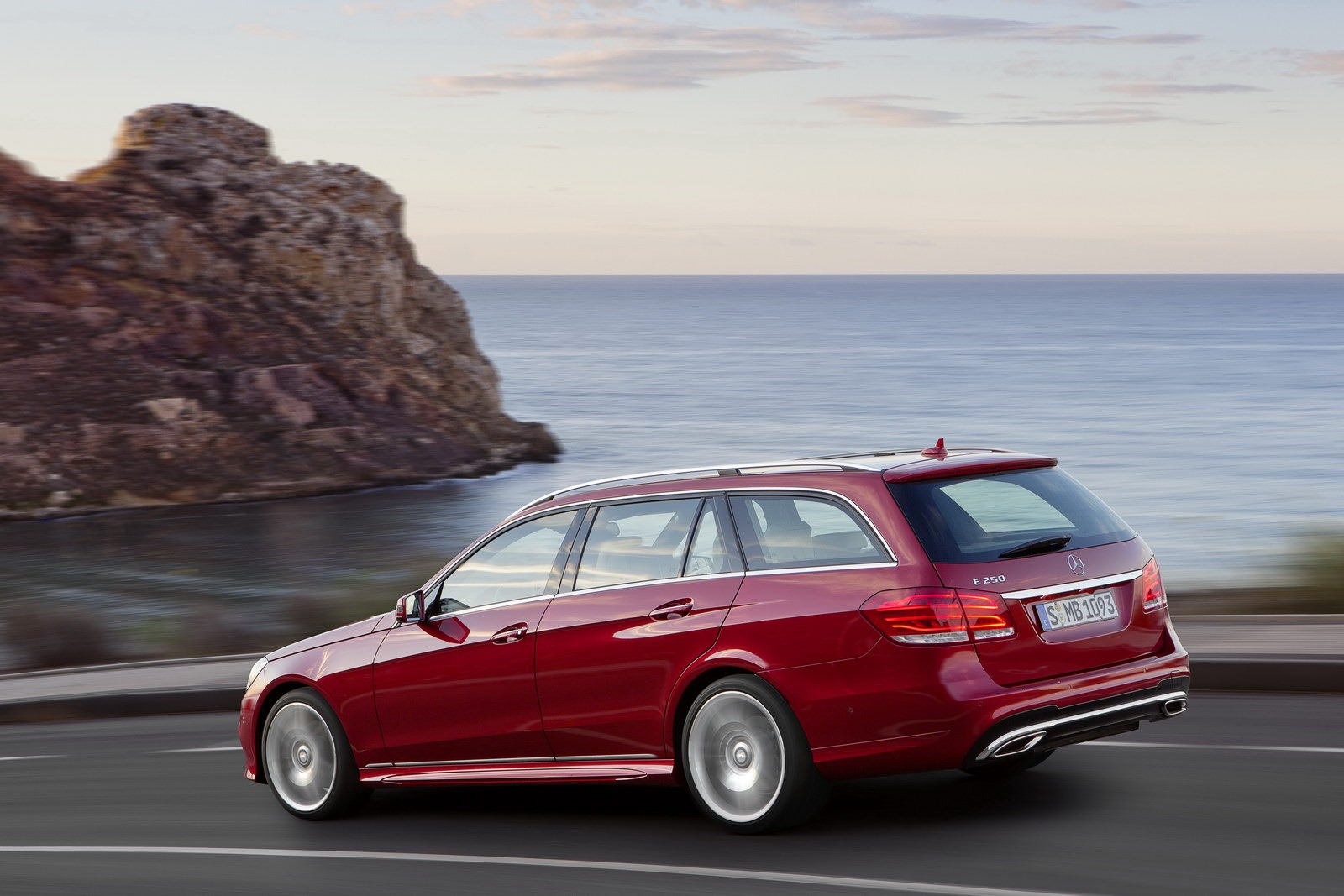 Mercedes-Benz-E-Class-FL-47[2].jpg