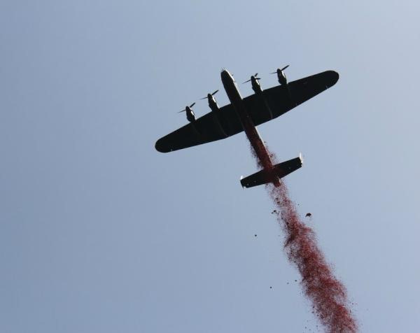 [Lancaster%2520and%2520poppies%255B4%255D.jpg]