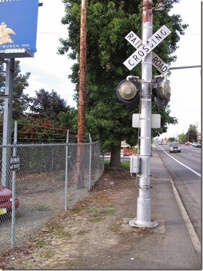 IMG_3859 Abandoned Southern Pacific Geer Line Railroad Crossing Signal on Lancaster Drive in Salem, Oregon on September 17, 2006