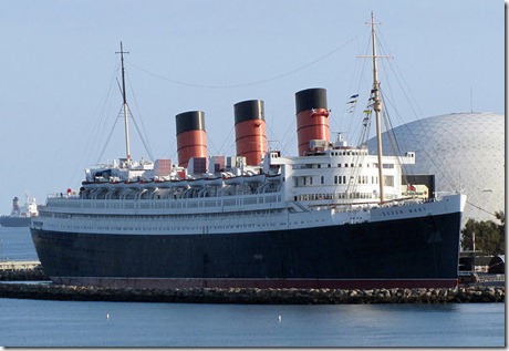 800px-RMS_Queen_Mary_Long_Beach_January_2011_view