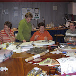 kantkringmiddag dec. 2005 Mieke, Rinie, Mariet, Jolanda, Miep klaar oor website 24 mrt. 2006.jpg
