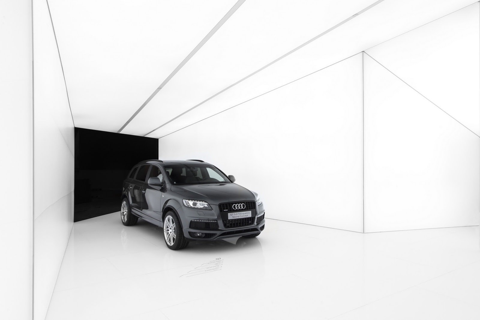 [Audi-CES-2013-33%255B2%255D.jpg]