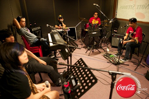 [20111702_COKEBTSD3_WJ4J5594%2520copy%255B3%255D.jpg]
