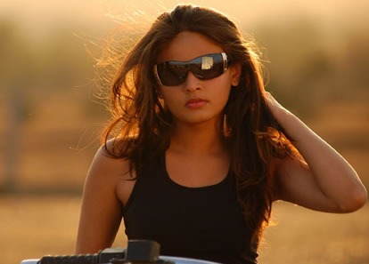 [sneha-ullal-glamour%2520pic%255B3%255D.jpg]