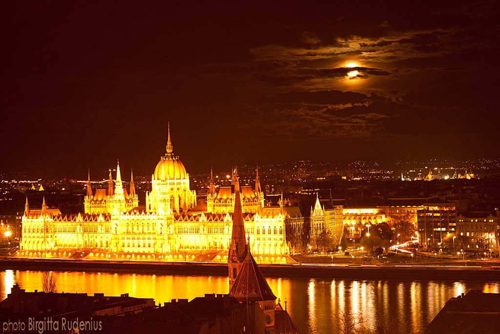 [budapest_20121129_parliament%255B2%255D.jpg]