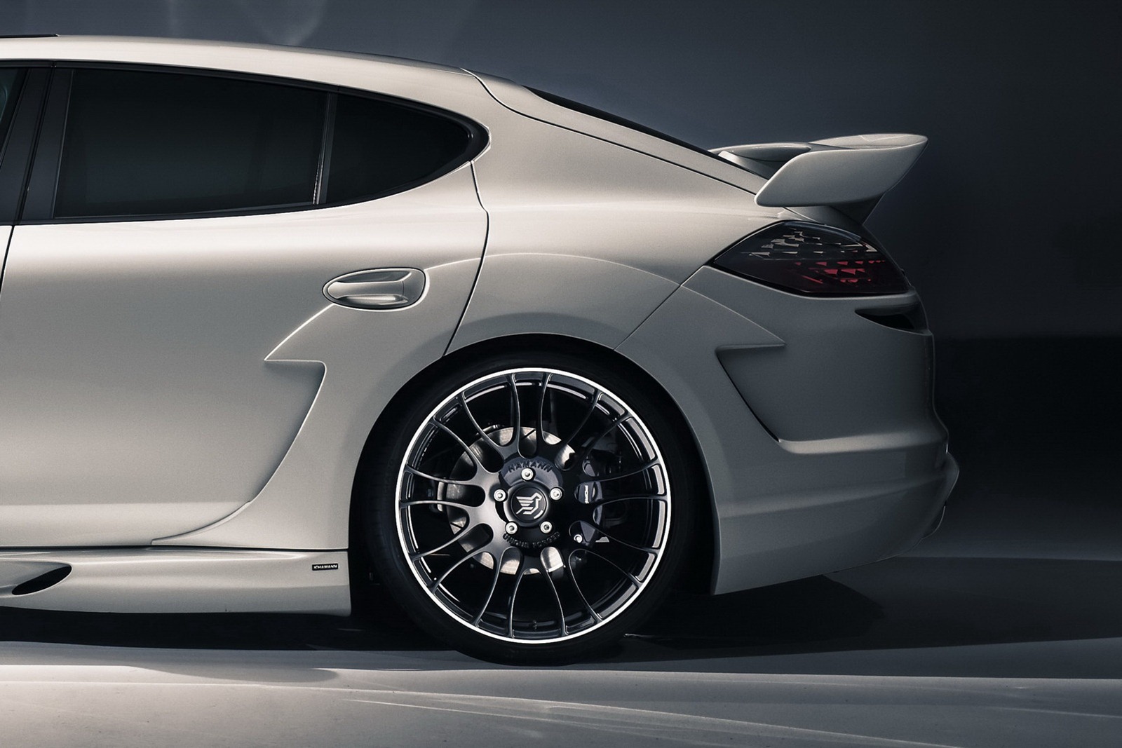[Hamann-Porsche-Panamera-Cyrano-8%255B2%255D.jpg]