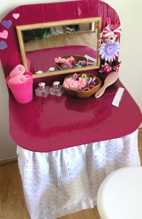[Cardboard%2520Vanity%2520Dress%2520Up%2520Kids%255B7%255D.jpg]