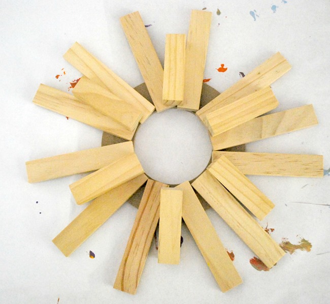 Patriotic Sunburst Wreath - Before - The Silly Pearl