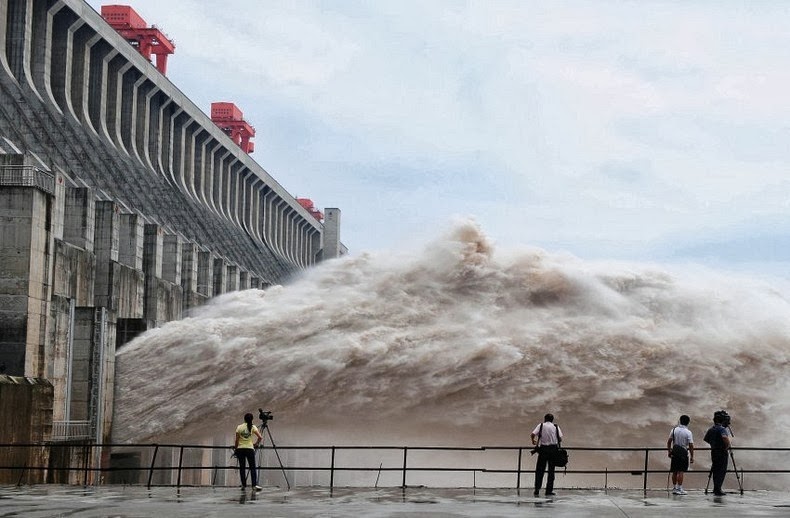 7 công trình thủy điện hùng vĩ nhất thế giới Three-gorges-dam-2%25255B2%25255D