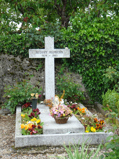 audrey hepburn grave