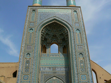 Things to see in Yazd: The mosque