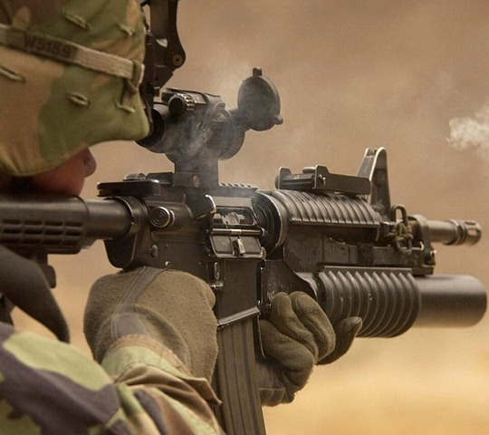 M16 assault rifle_33571028