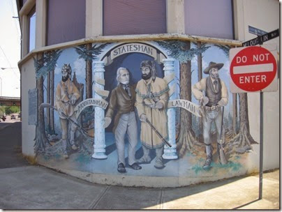 IMG_2758 Joseph Meek Mural on Elks Lodge Building in Oregon City, Oregon on August 19, 2006