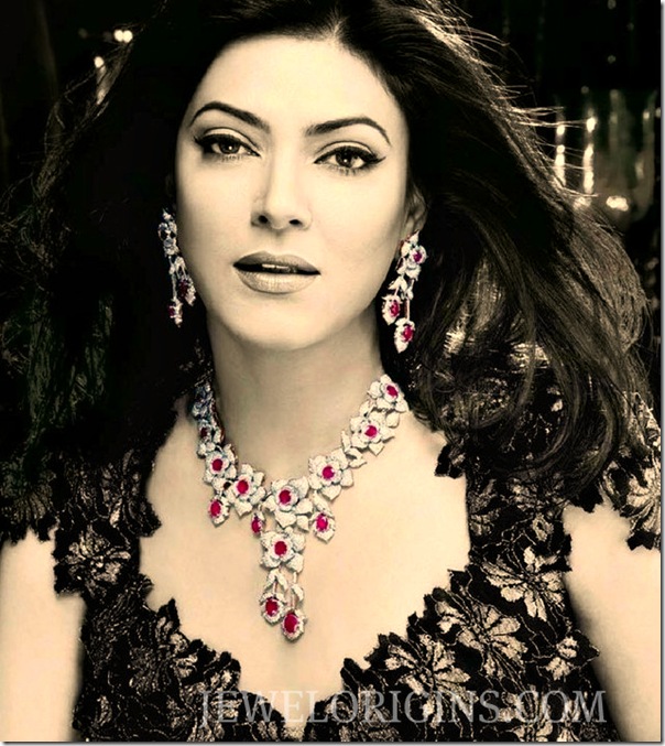 Sushmita_Sen_Designer_Gold_Necklace