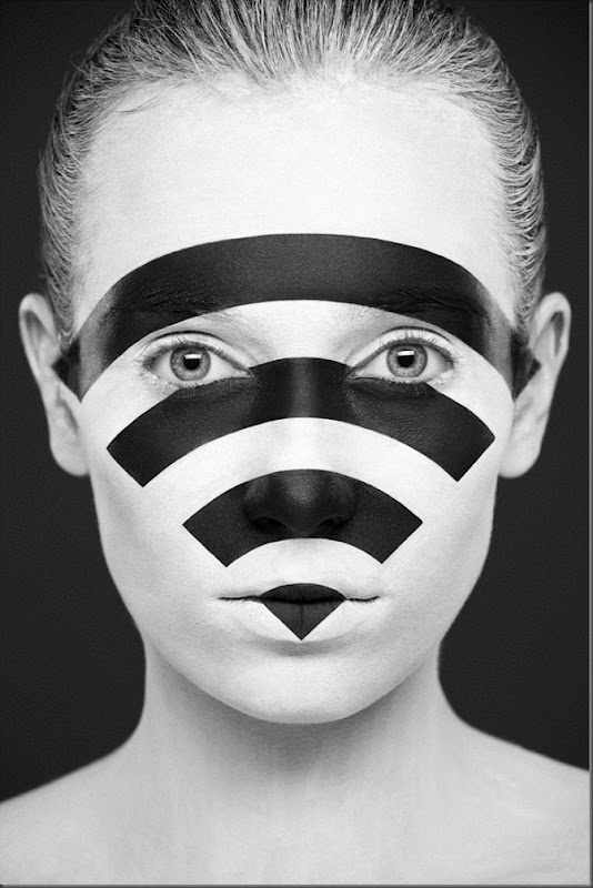 Валерий Куц (Valeriya Kutsan) Александр Хохлов (Alexander Khokhlov) Weird BeautyБоди-арт на лице девушек в чёрно-белом стиле,макияж(MUA)необычный вариант,яркий акцент на форме и объёмах,красивый мейкап,чёрнобелые фото,полосы