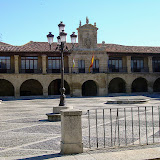 04/07. Santo Domingo de la Calzada: plaza de Espana.