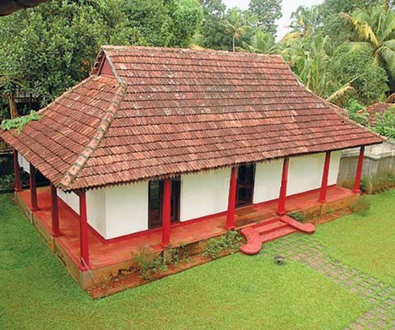 Traditional Kerala Houses: VARIKKASSERI MANA, SOORYAKALADI MANA, NARIKKOTTILAM, CHITTOR KOVILAKAM, POOMULLY MANA