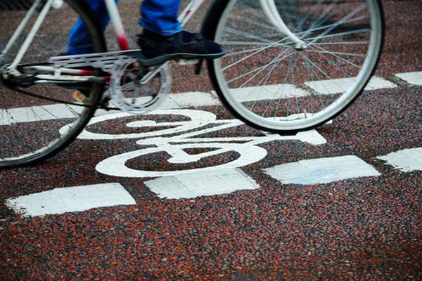 3- França resolve pagar para quem vai de bicicleta ao trabalho 3- França resolve pagar para quem vai de bicicleta ao trabalho
