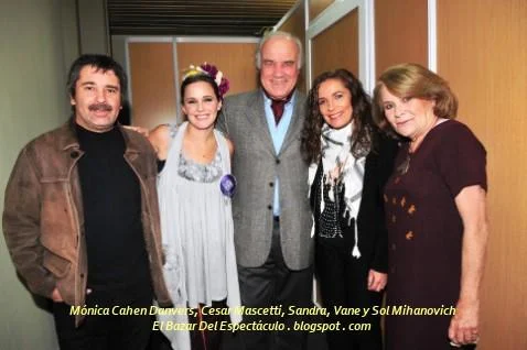 Mónica Cahen Danvers, Cesar Mascetti, Sandra, Vane y Sol Mihanovich.jpg