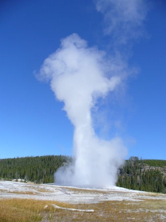 [Day13Yellowstone%2520Clepsydra%2520geyser%255B3%255D.jpg]