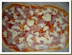 Pizza con farina semintegrale al prosciutto cotto e mozzarella (10)