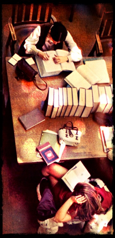 [girls-in-library4.jpg]