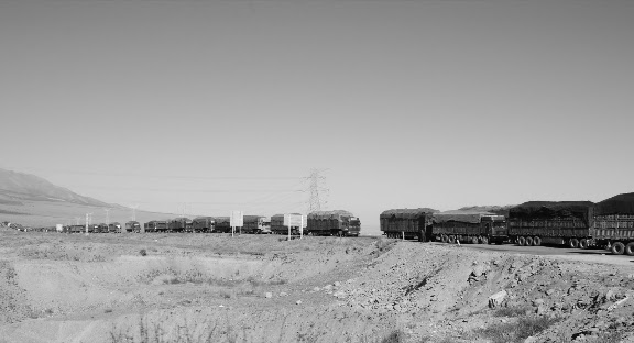 Tianshan - Caravane de camions
