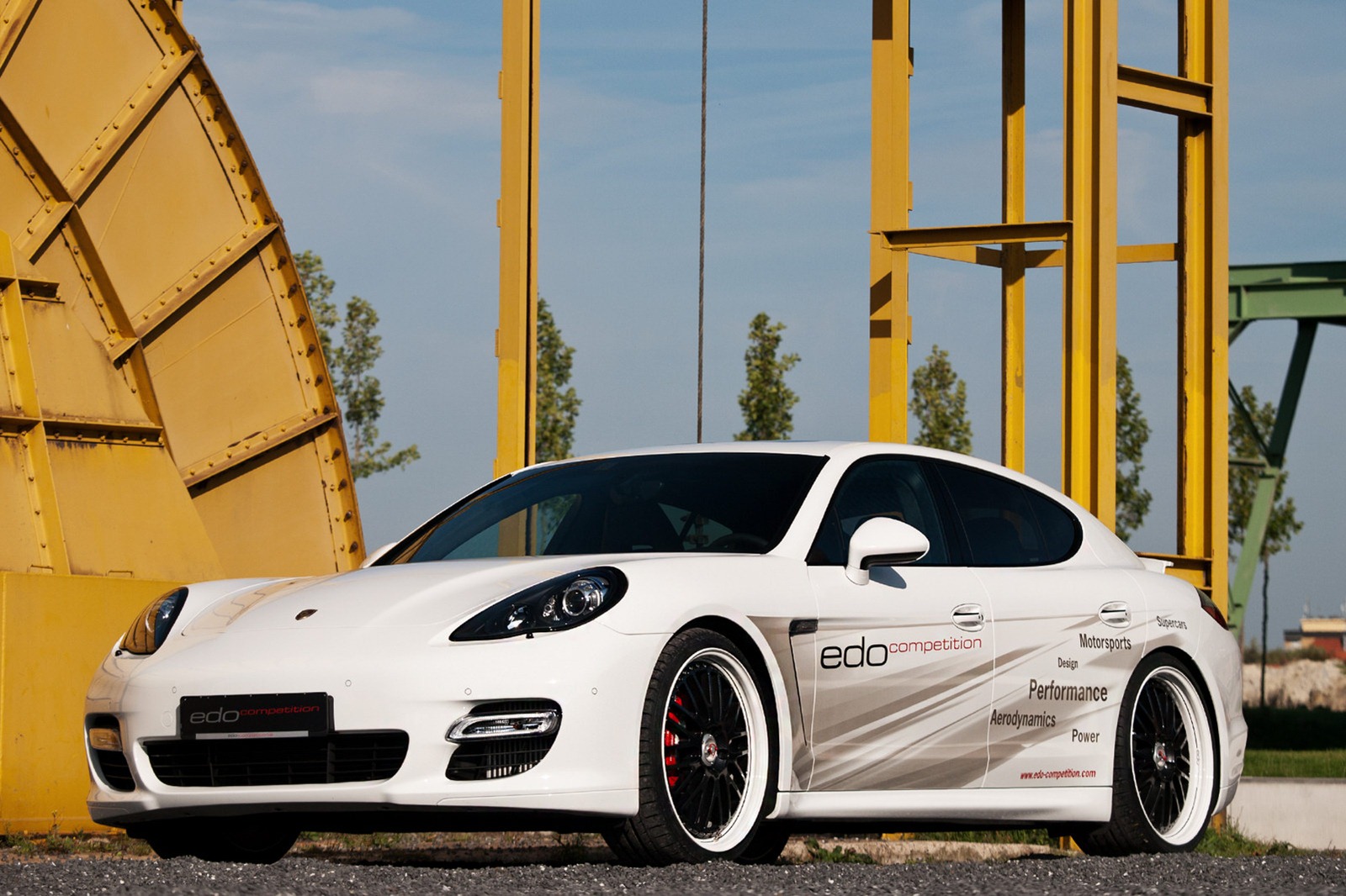 [Porsche-Panamera-Edo-Competition-Turbo-S25%255B2%255D.jpg]