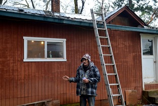 well, the first thing to do is tarp it.  Tarp IT?!?!?!?  North Idaho Blue Tarp Roof??? you gotta be kidding me