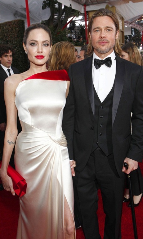 [Angelina-Jolie-And-Brad-Pitt5.jpg]