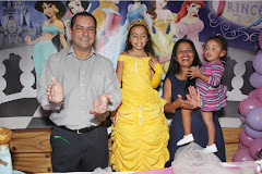 Fotos do evento Isabella - 8 anos - 09/04/11. Foto numero 019. Fotografia (fotografias) de Adriana Pimenta Produções, que faz foto e vídeo de casamentos, aniversários e eventos em geral, bem como fotoprodutos, fotolivros e álbuns diagramados. Atua em São Paulo. fotos de casamento sao paulo sp para fotografia são fotografos casamentos festa infantil crianças aniversario fotoprodutos filmagem sessão casais 15 anos cidade videos