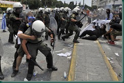 Demonstrators-clash-with--013 Demonstrators-clash-with--013