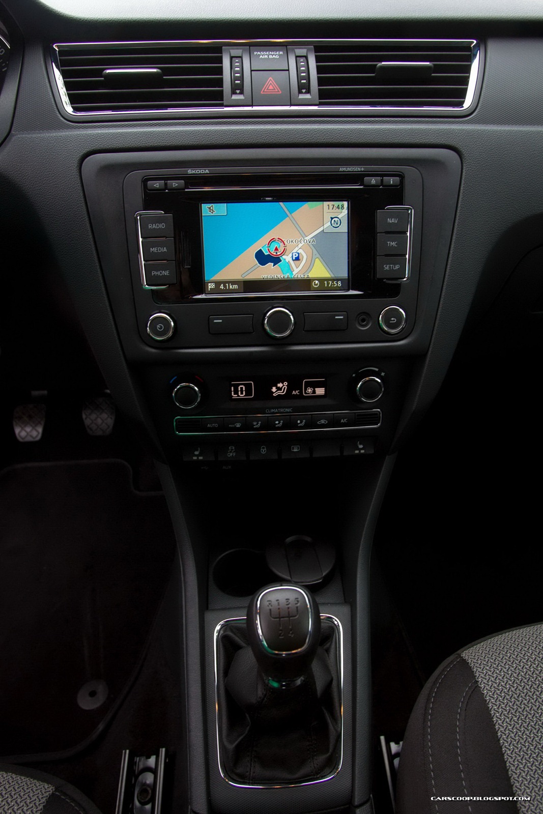 [2013-Skoda-Rapid-102%255B2%255D.jpg]