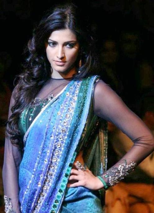 [Shruthi_Haasan_in_Saree%255B2%255D.jpg]