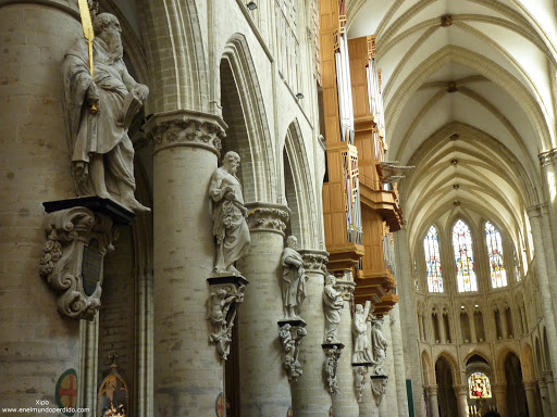 interiorcatedral.JPG