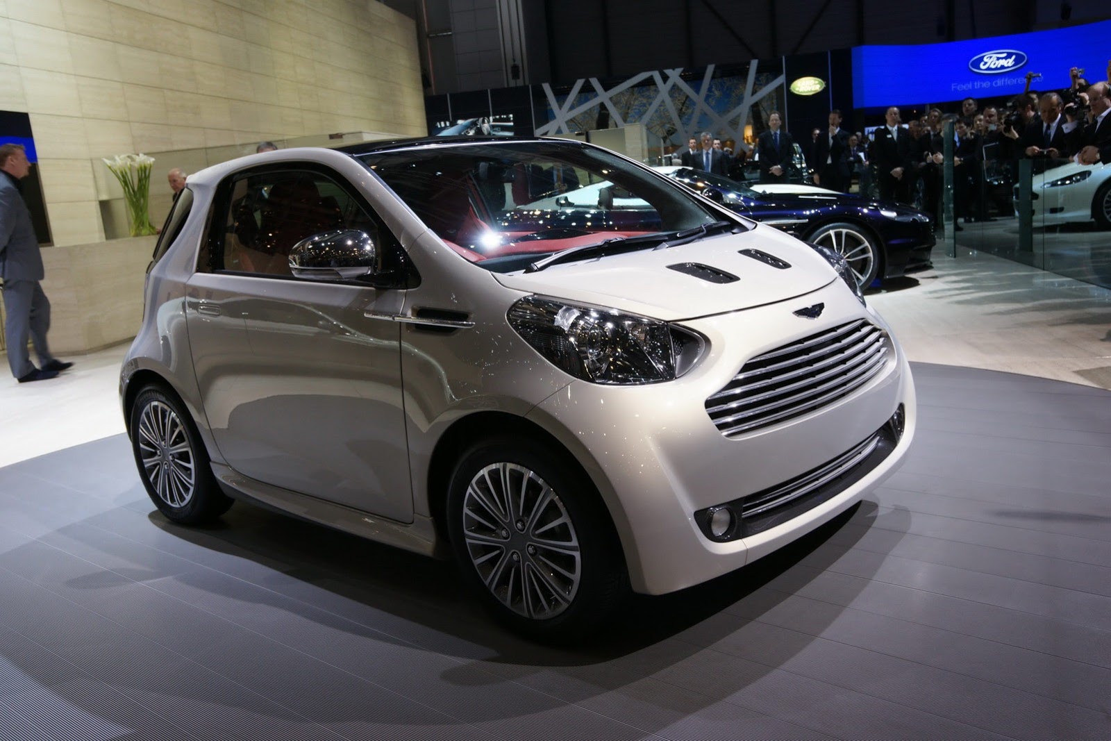 [Aston-Martin-Cygnet-4%255B2%255D.jpg]
