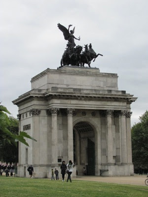 Wellington Arch 2012 09 30 01 45 02