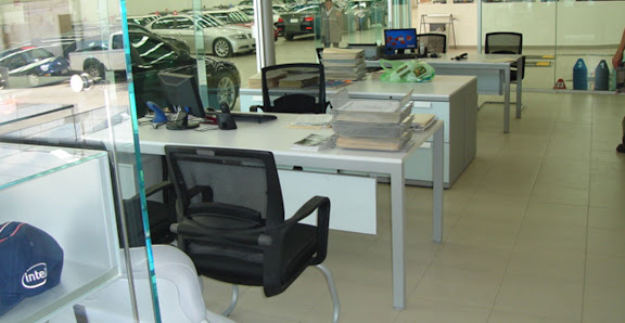 325g01-mesa-a-bmw-lr.jpg