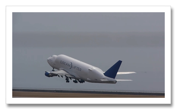 Boeing 747 Large Cargo Freighter