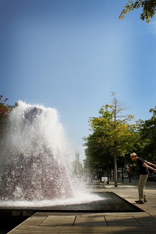 [Portugal%2520Day%2520Two%2520David%2520Commands%2520the%2520Fountain%25201%255B4%255D.jpg]
