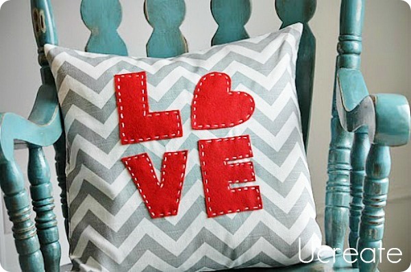 LOVE Pillow Tutorial and free template!