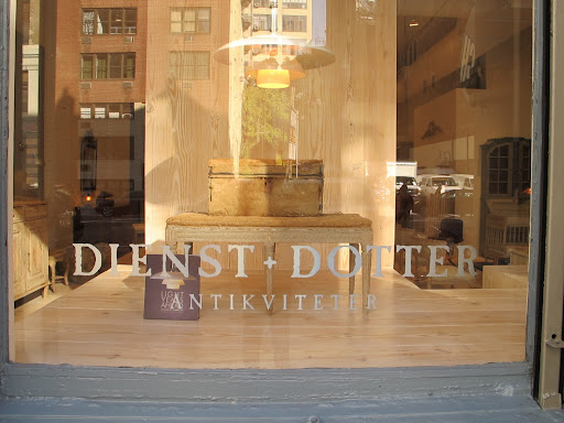 This is taken outside the shop--I love the font of Jill's sign.