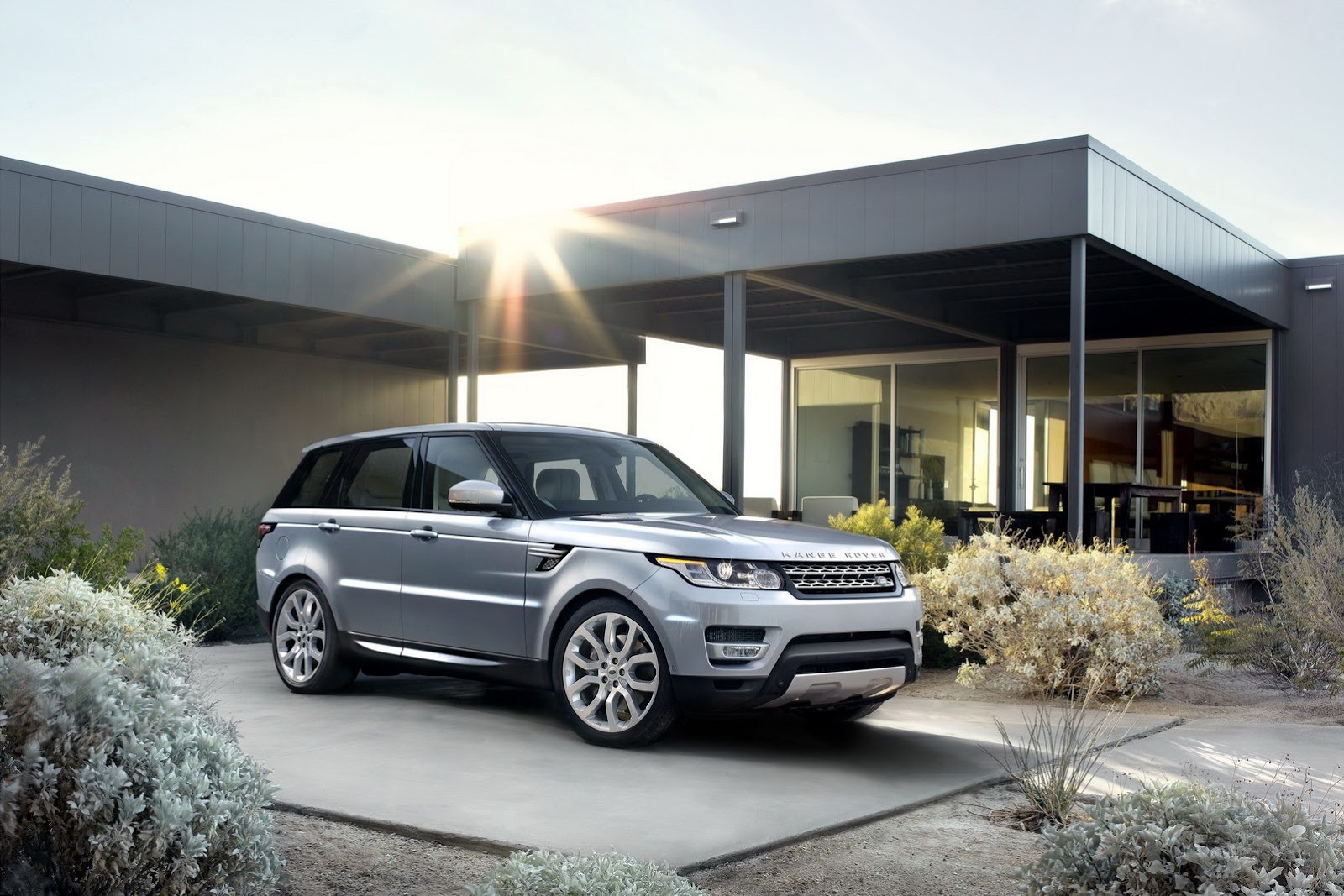 2014-Range-Rover-Sport-68[2].jpg